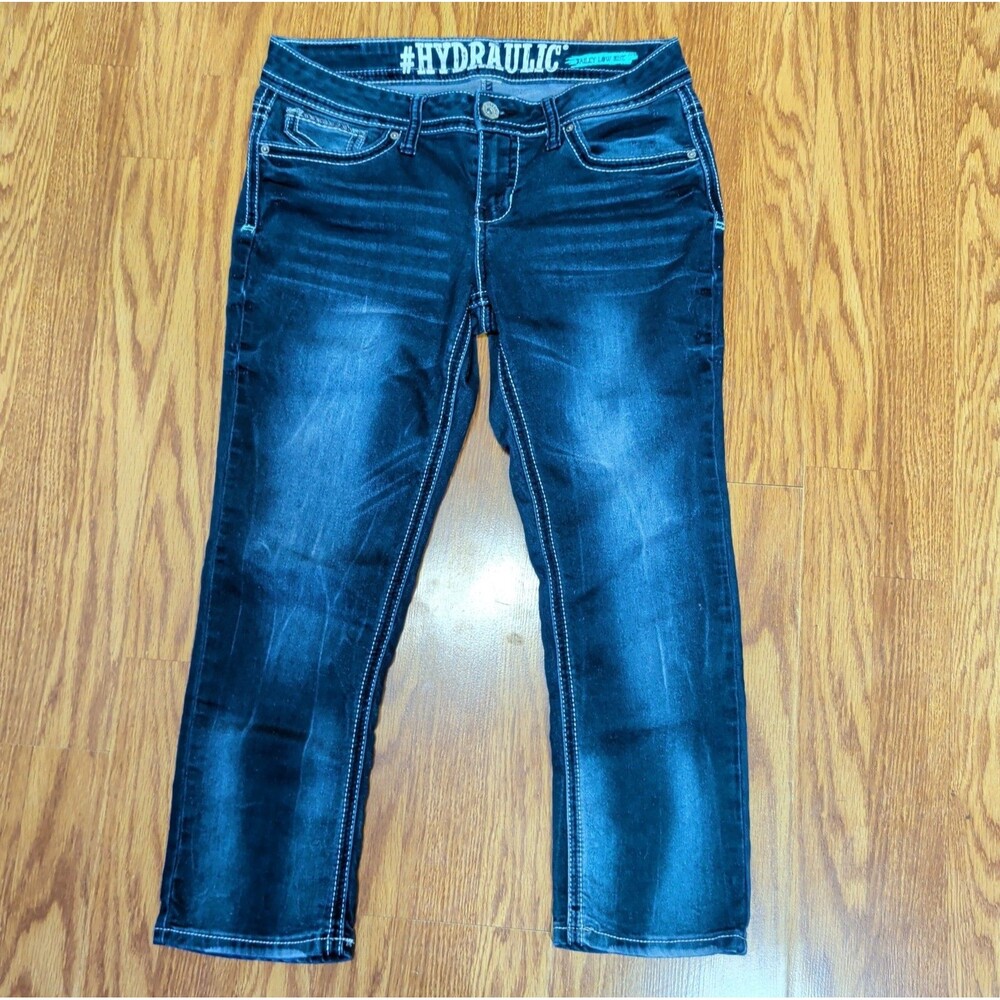 Hydraulic Low Rise Capri's Women's Blue Distressed 31 Waist X 23 Inseam